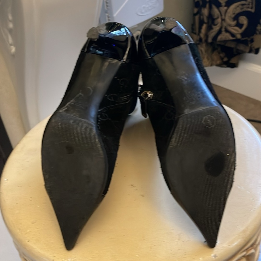 Gucci Black Suede Pointed Toe Ankle Boots with Red & Green Stripe - Picture 9 of 12